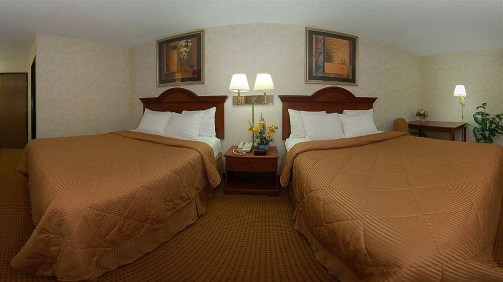 Comfort Inn Траверс-Сити Экстерьер фото
