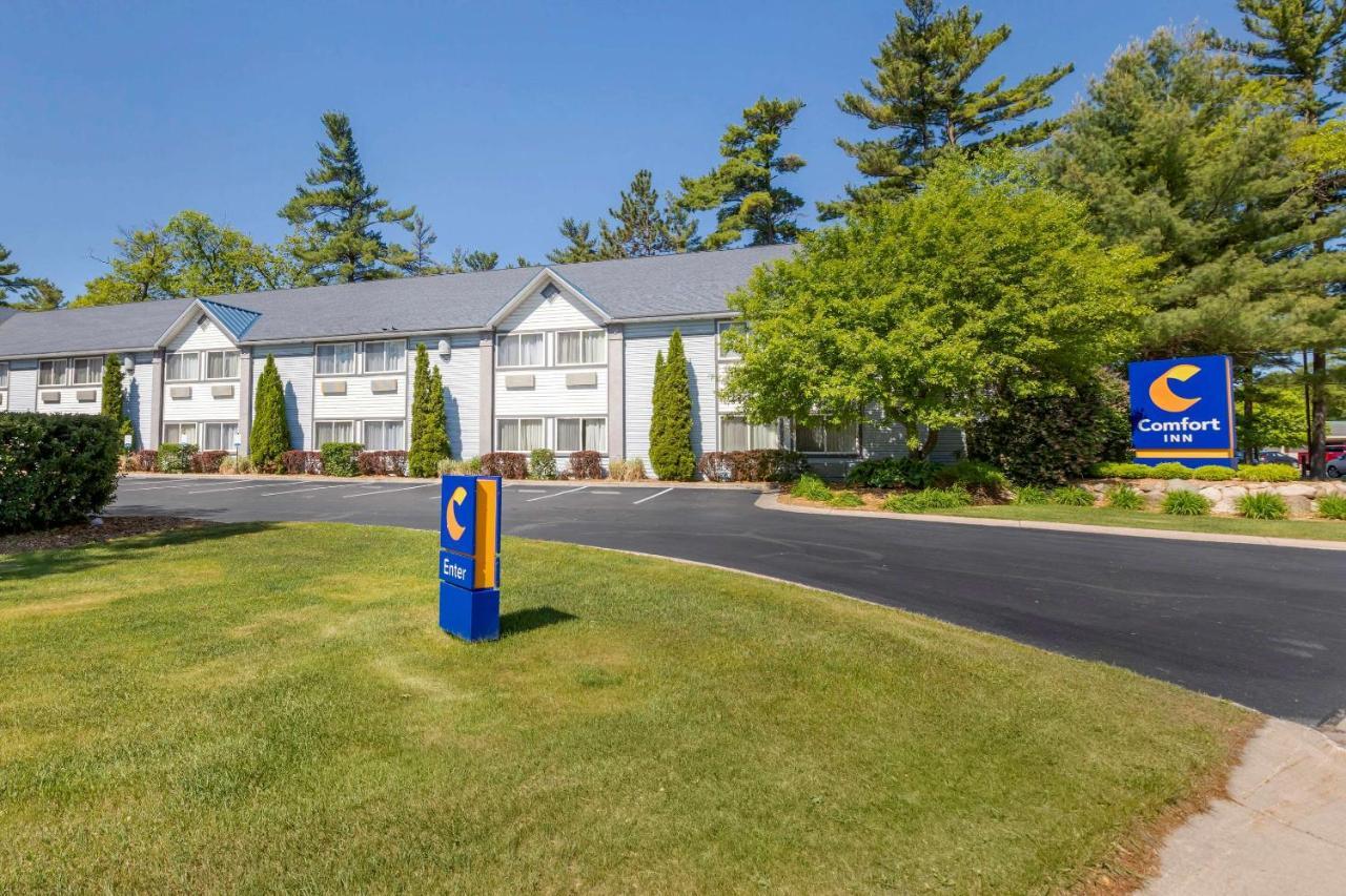 Comfort Inn Траверс-Сити Экстерьер фото