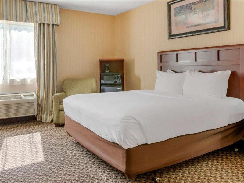 Comfort Inn Траверс-Сити Экстерьер фото