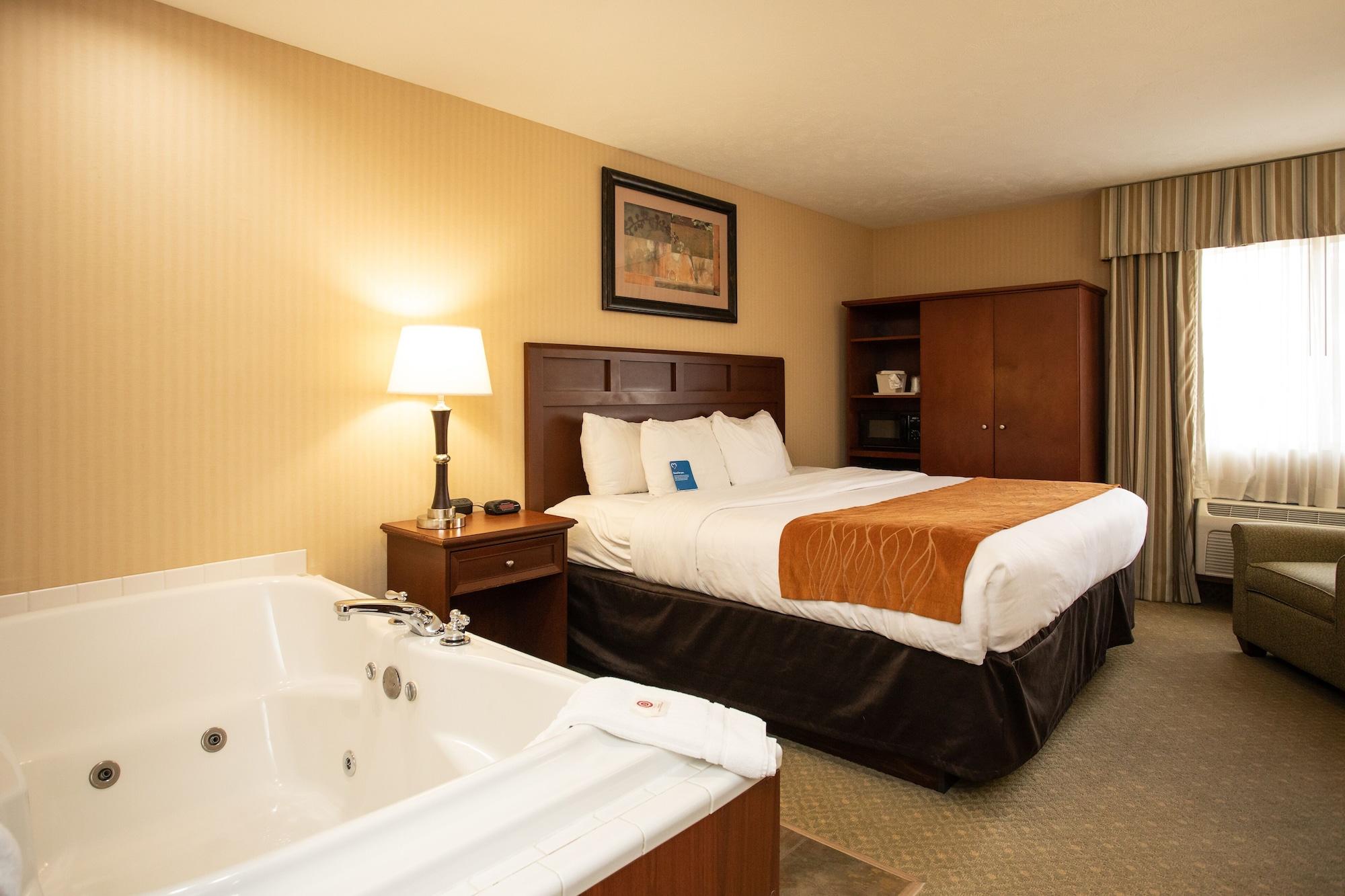 Comfort Inn Траверс-Сити Экстерьер фото