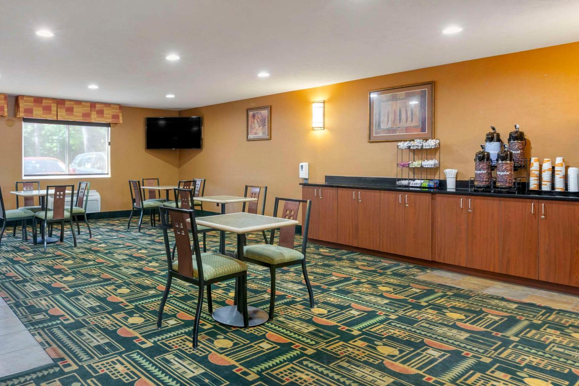 Comfort Inn Траверс-Сити Экстерьер фото