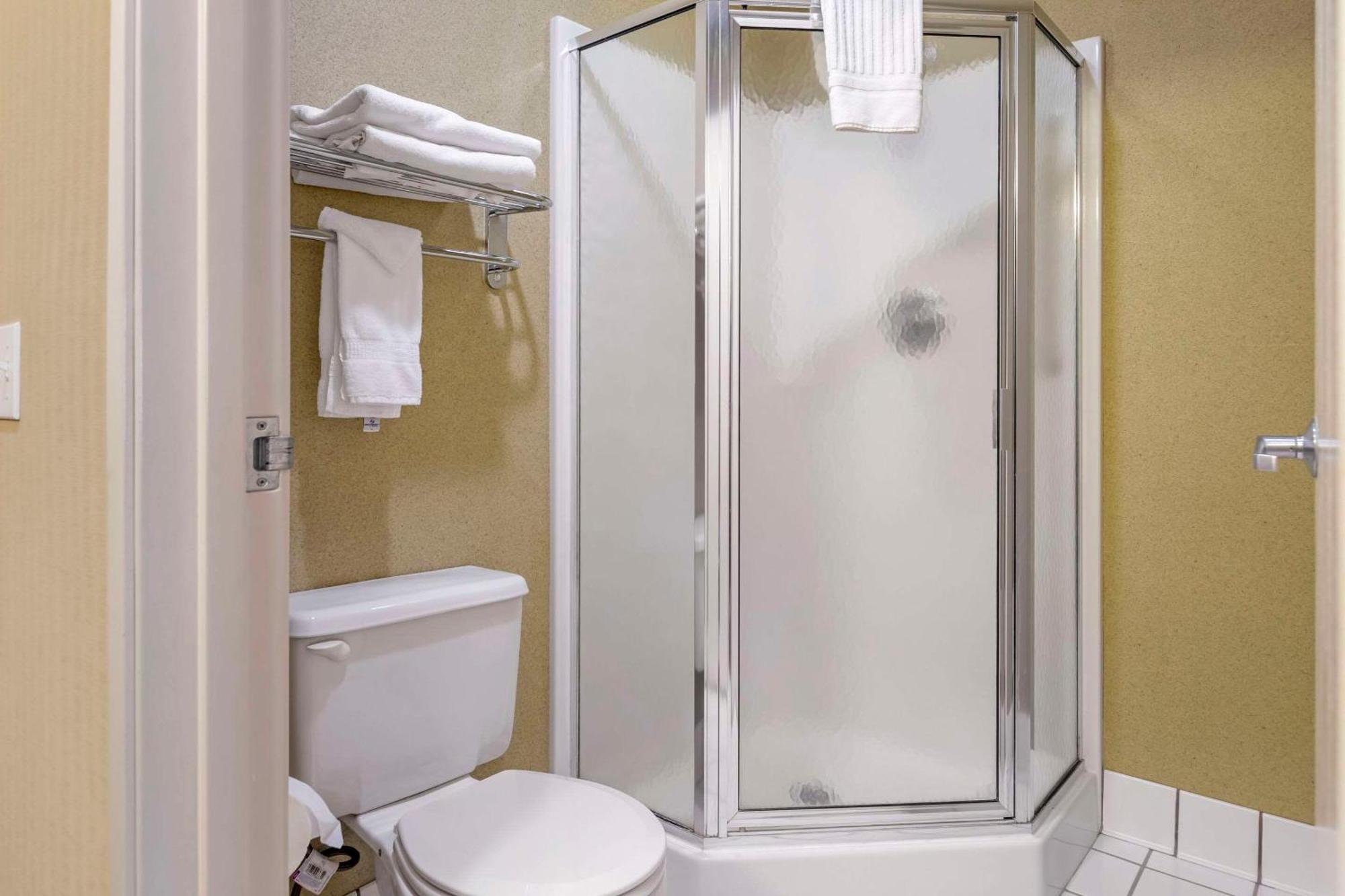 Comfort Inn Траверс-Сити Экстерьер фото