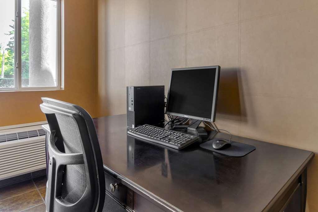Comfort Inn Траверс-Сити Удобства фото