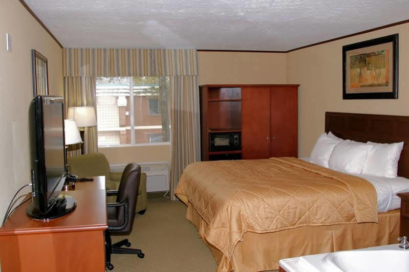 Comfort Inn Траверс-Сити Экстерьер фото