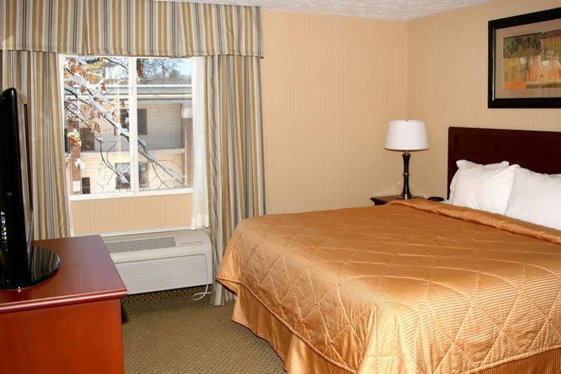 Comfort Inn Траверс-Сити Экстерьер фото
