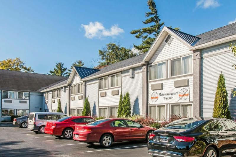 Comfort Inn Траверс-Сити Экстерьер фото